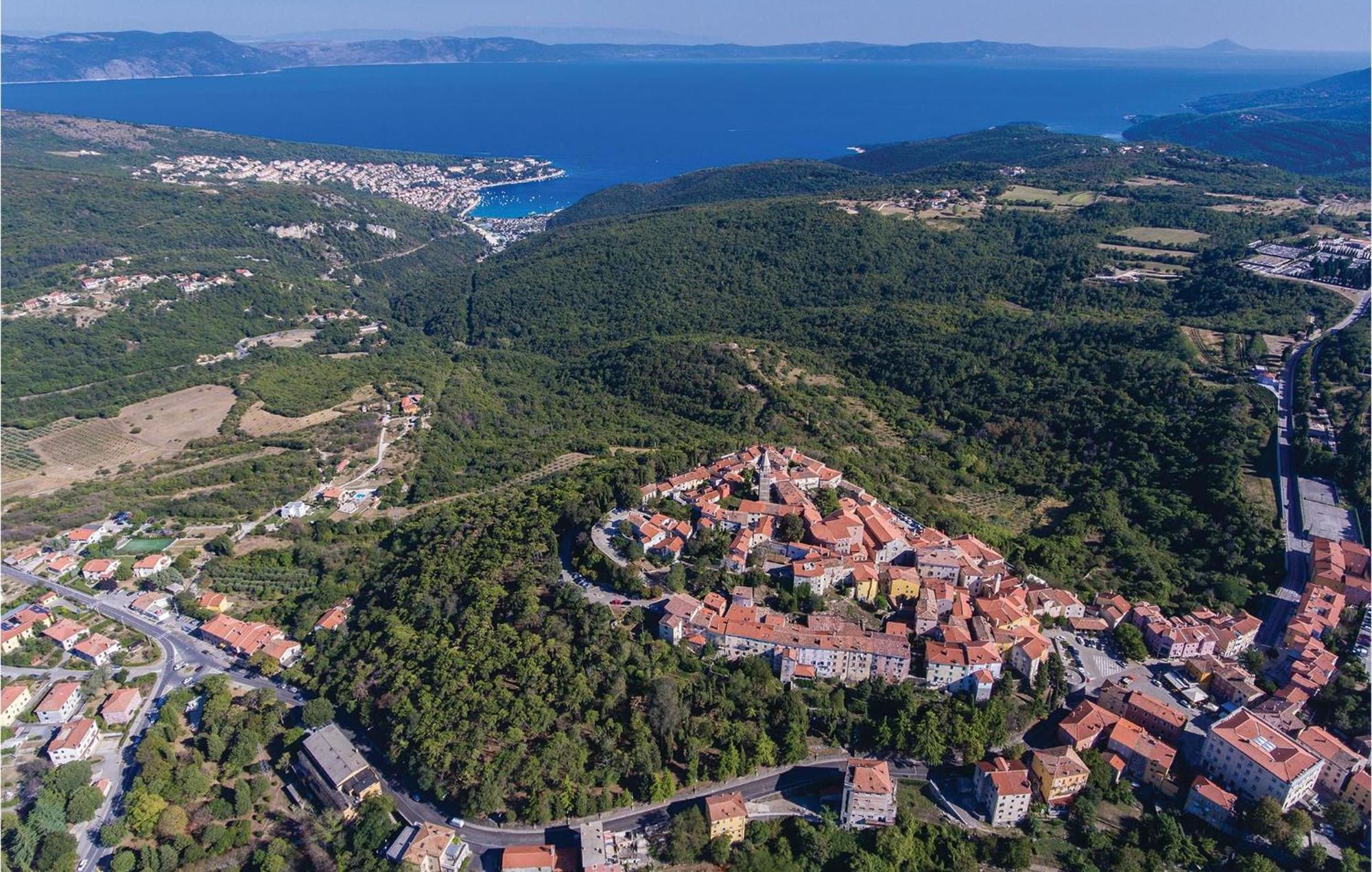 2 Bedroom Lovely Apartment In Labin Labin  Zewnętrze zdjęcie