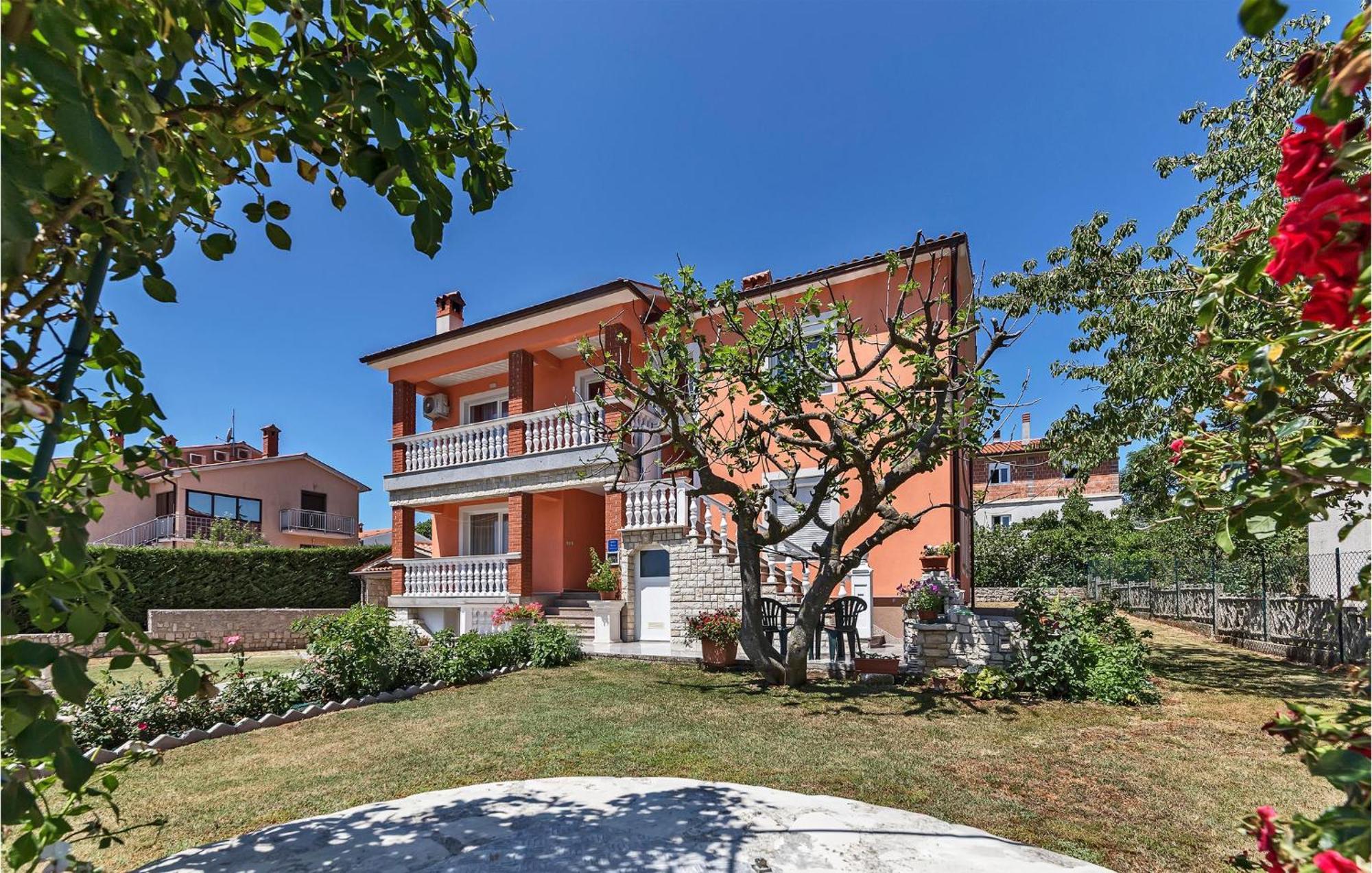 2 Bedroom Lovely Apartment In Labin Labin  Zewnętrze zdjęcie